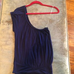 Navy blue, 1 short-sleeved top. Size M